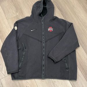 2023 Nike Men's Ohio State Playoffs On Field Tech Pack Therma-fit Sweatshirt